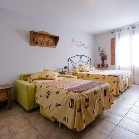 Hostal Antiguo Hospital Linares de Mora エクステリア 写真