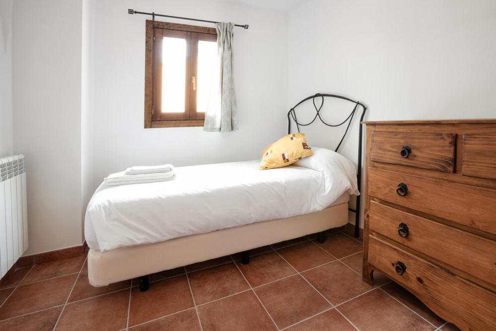 Hostal Antiguo Hospital Linares de Mora エクステリア 写真