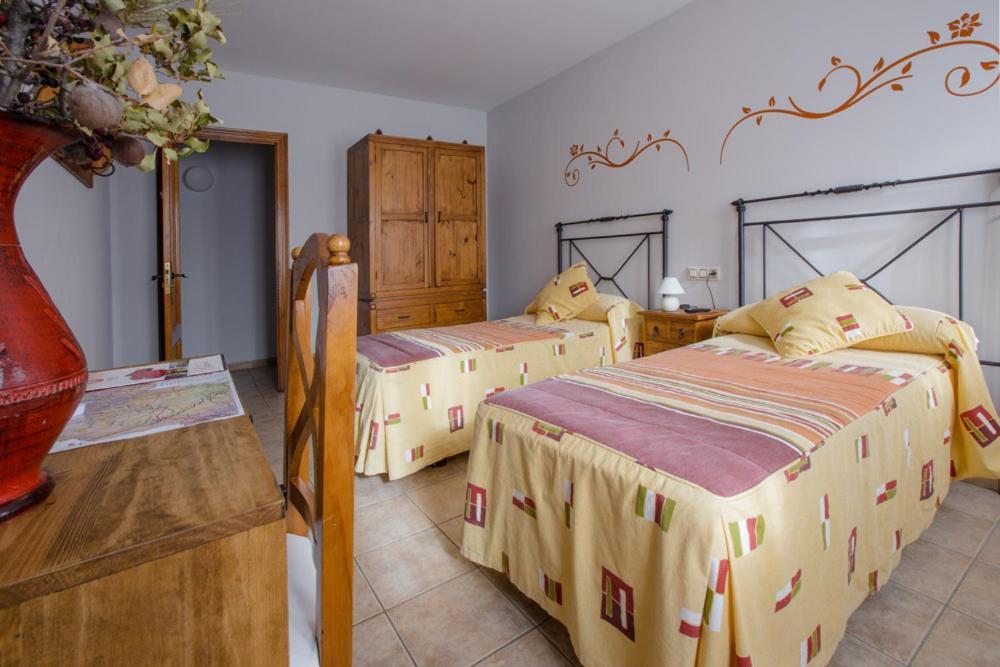Hostal Antiguo Hospital Linares de Mora エクステリア 写真