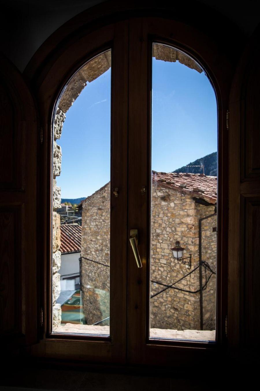 Hostal Antiguo Hospital Linares de Mora エクステリア 写真