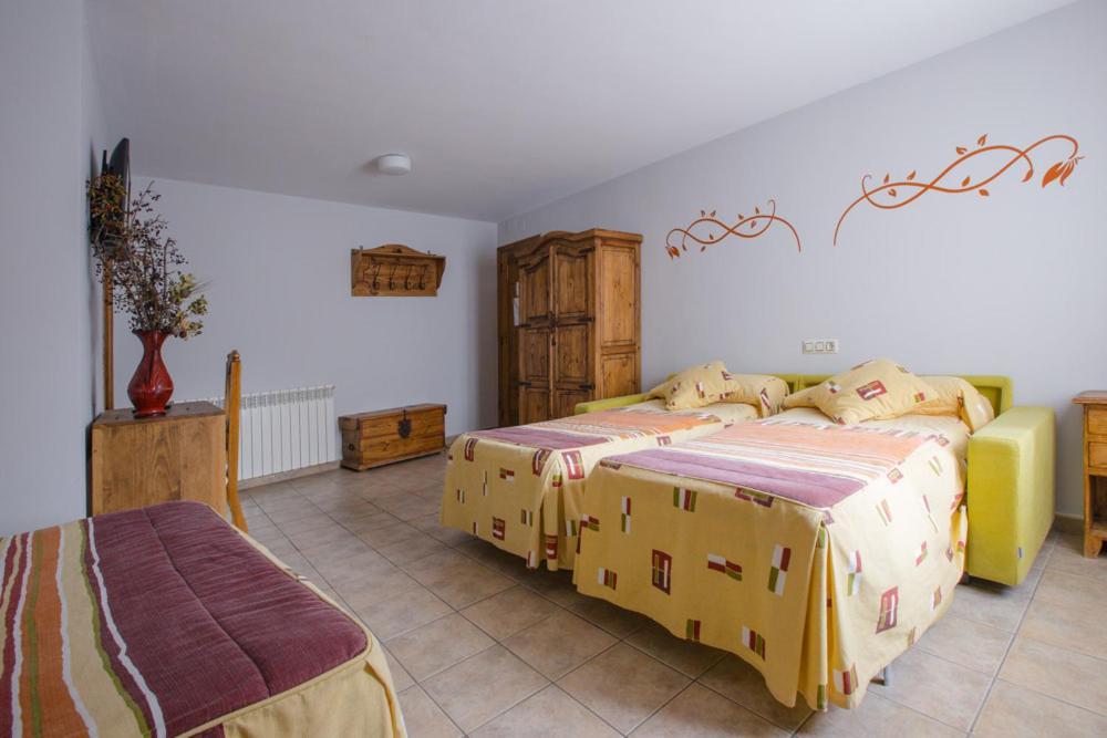 Hostal Antiguo Hospital Linares de Mora エクステリア 写真
