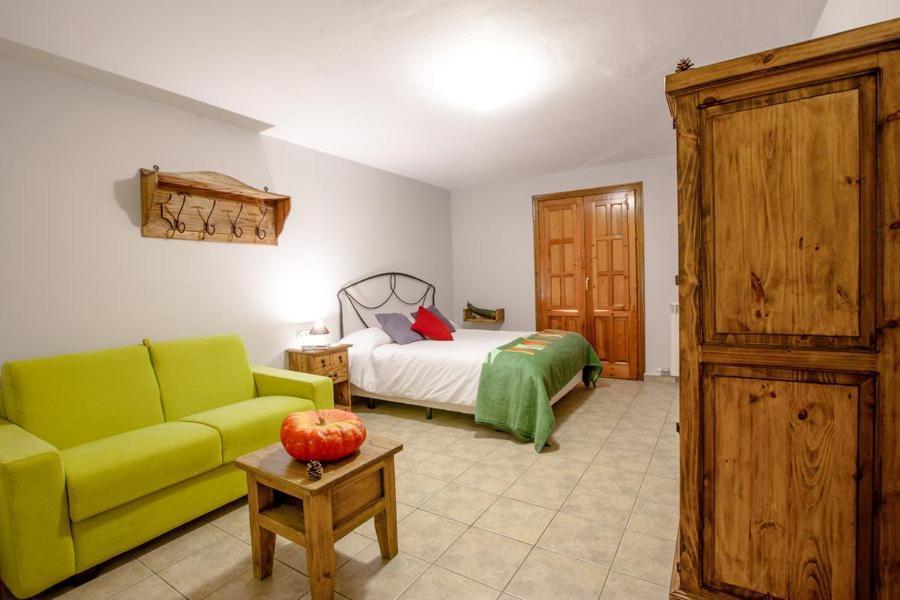 Hostal Antiguo Hospital Linares de Mora エクステリア 写真