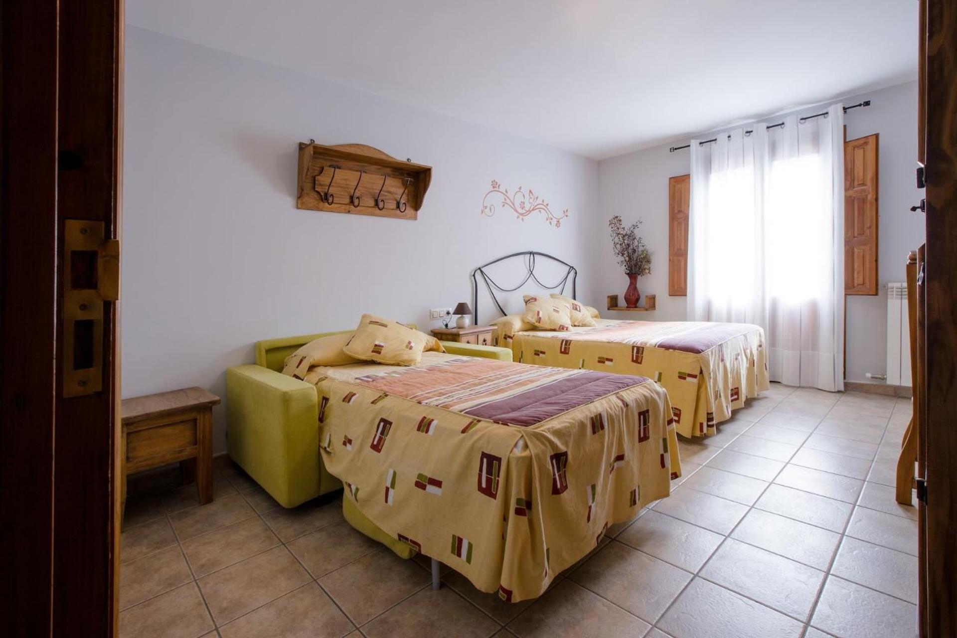 Hostal Antiguo Hospital Linares de Mora エクステリア 写真