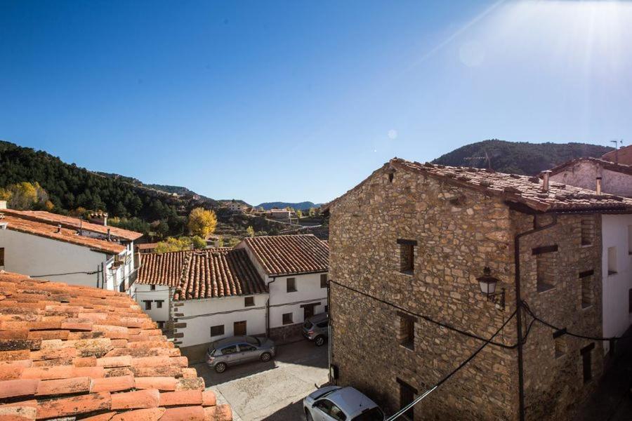 Hostal Antiguo Hospital Linares de Mora エクステリア 写真