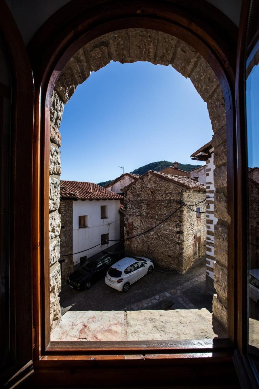 Hostal Antiguo Hospital Linares de Mora エクステリア 写真