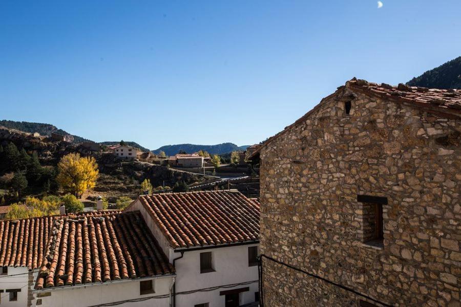 Hostal Antiguo Hospital Linares de Mora エクステリア 写真
