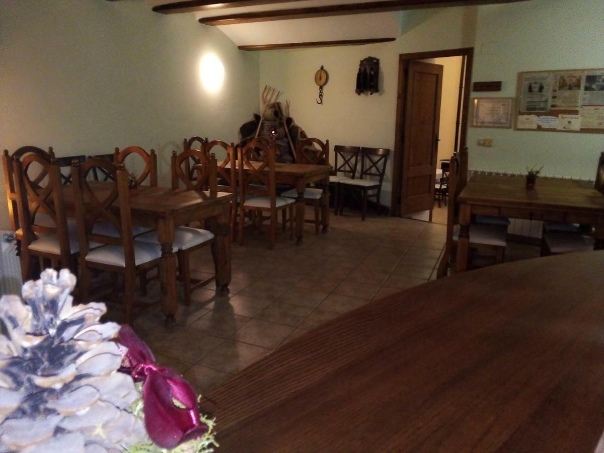Hostal Antiguo Hospital Linares de Mora エクステリア 写真