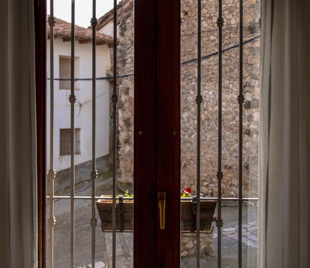 Hostal Antiguo Hospital Linares de Mora エクステリア 写真